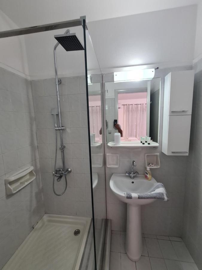 Crown Apartments Καλύβες Εξωτερικό φωτογραφία