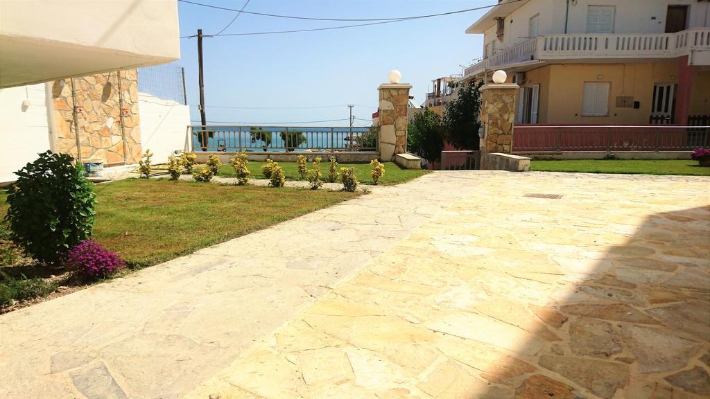 Crown Apartments Καλύβες Εξωτερικό φωτογραφία