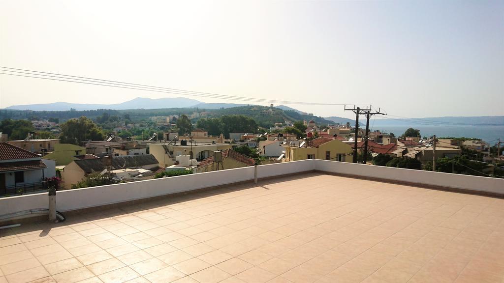 Crown Apartments Καλύβες Εξωτερικό φωτογραφία