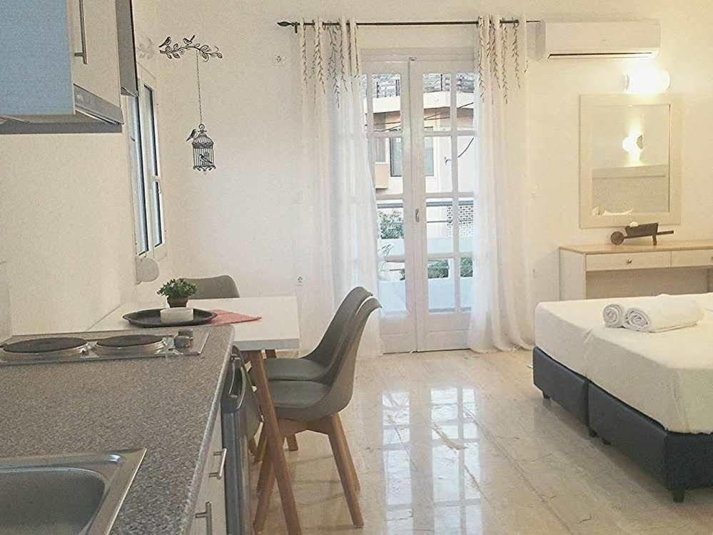 Crown Apartments Καλύβες Εξωτερικό φωτογραφία