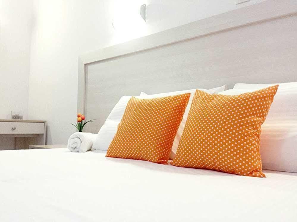 Crown Apartments Καλύβες Εξωτερικό φωτογραφία