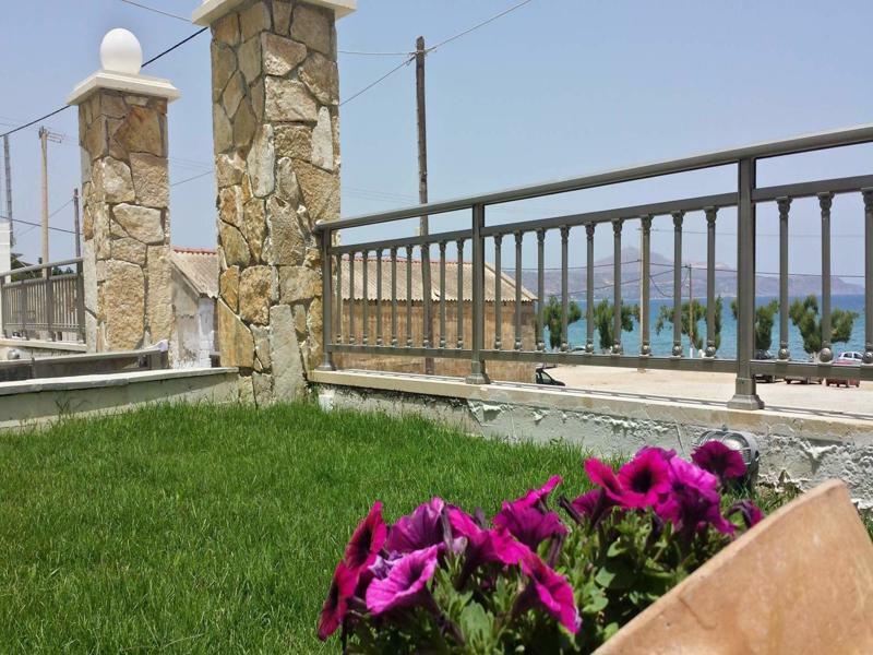 Crown Apartments Καλύβες Εξωτερικό φωτογραφία