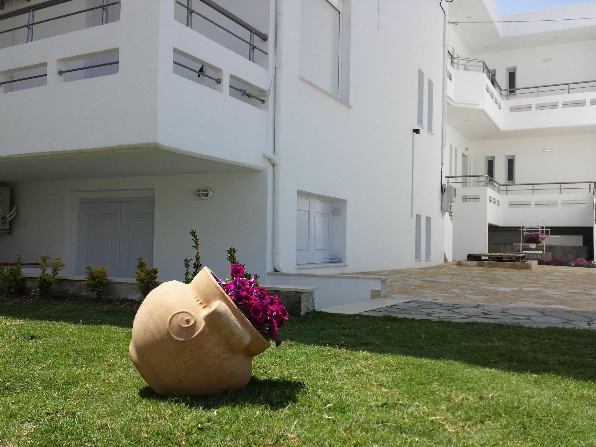 Crown Apartments Καλύβες Εξωτερικό φωτογραφία