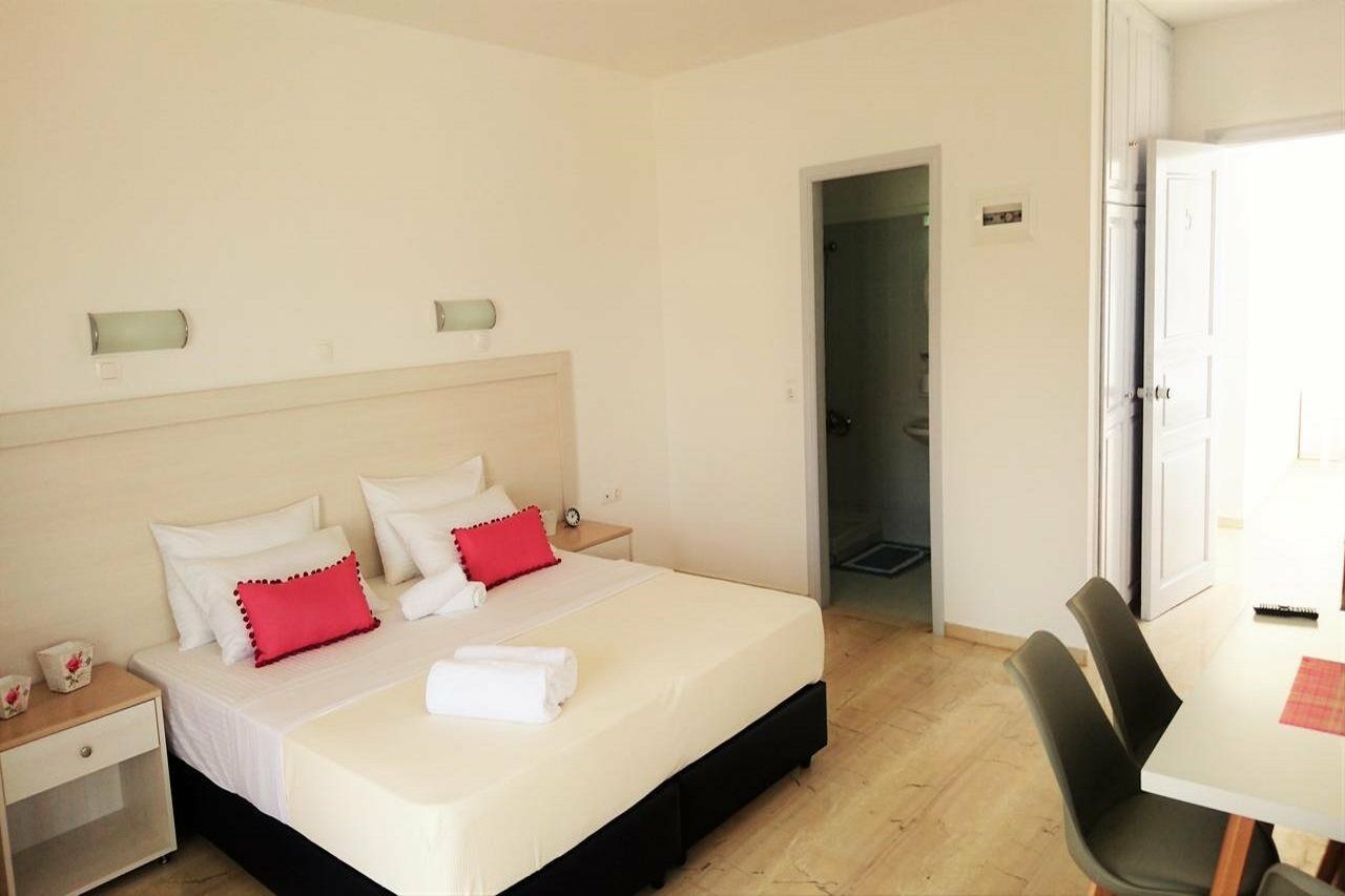 Crown Apartments Καλύβες Εξωτερικό φωτογραφία